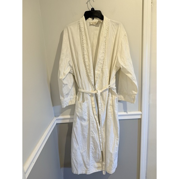 Victoria's Secret Cream Robe - Picture 5 of 9